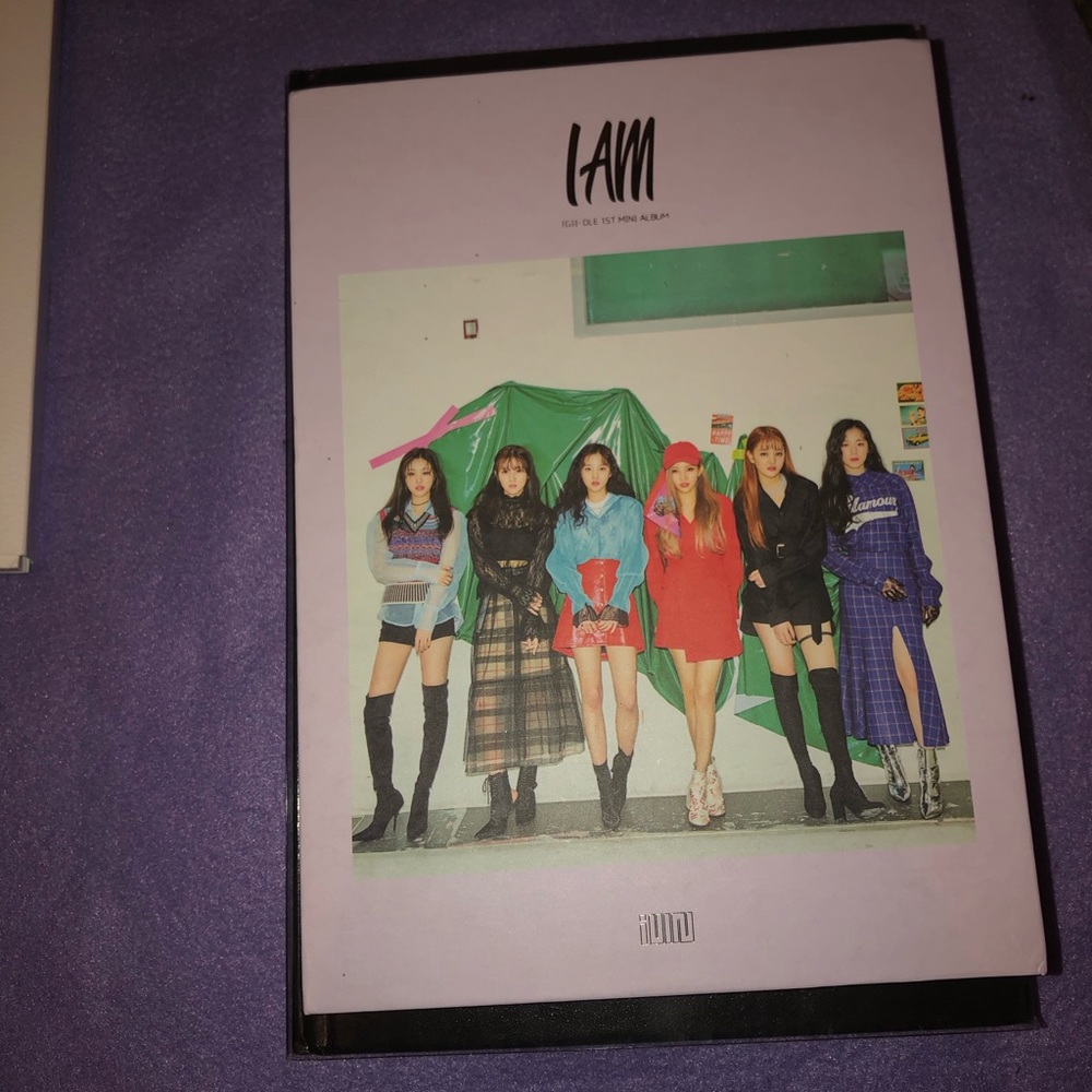 G idle First mini album I Am (used)